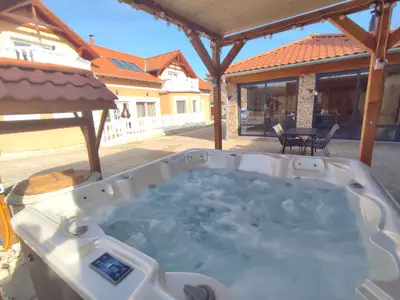 Ferienhaus für 20 Personen (300 m²) in Kereki 1/10