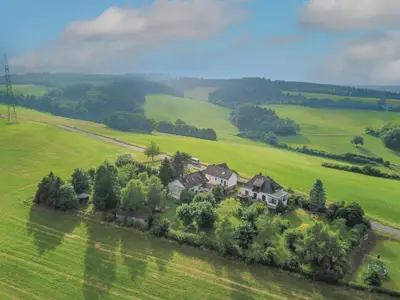 Außenseite Ferienhaus [Sommer]