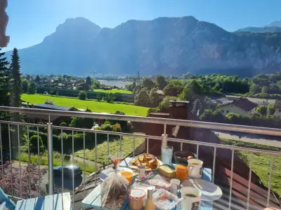 Wie wäre es mit Frühstück auf dem Balkon?