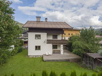 Außenseite Ferienhaus [Sommer]