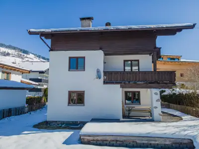 Außenseite Ferienhaus [Winter]
