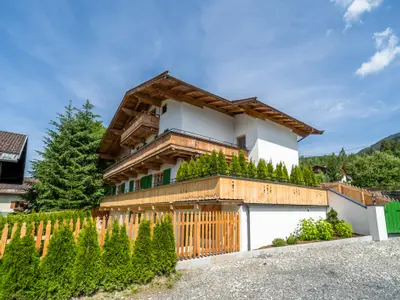 Außenseite Ferienhaus [Sommer]
