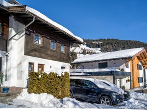 23896302-Ferienhaus-11-Kirchberg in Tirol-300x225-1