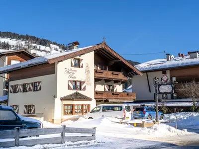 Außenseite Ferienhaus [Winter]
