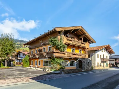 Außenseite Ferienhaus [Sommer]