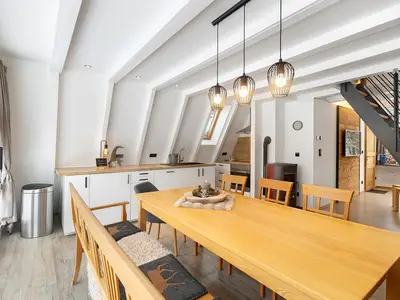 Photo, INSIDE, OUTSIDE