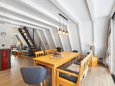 Photo, INSIDE, OUTSIDE