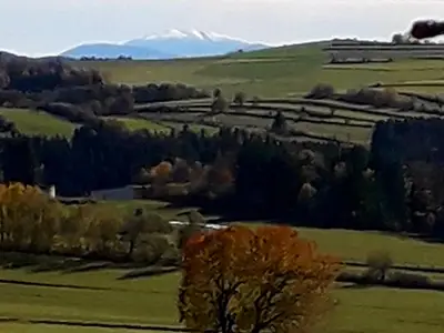 Bis zum Schneeberg sieht man aus den Küchenfenstern