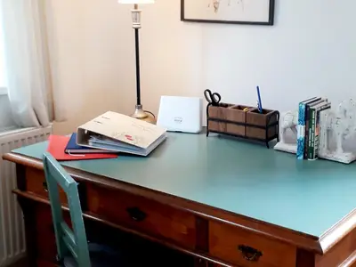 Großer Schreibtisch, Glasfaserinternet
