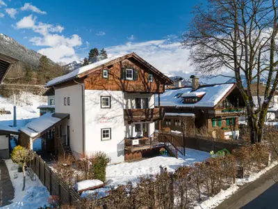 Außenseite Ferienhaus [Winter]