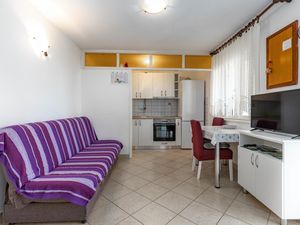 23728401-Ferienhaus-10-Klenovica-300x225-2