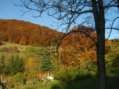 Direkte Umgebung des Objekts. Hausberg Kolben im Herbst