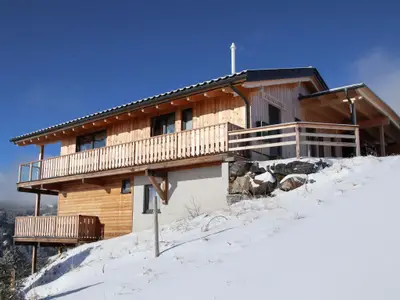Außenseite Ferienhaus [Winter]