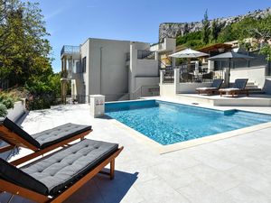 23756973-Ferienhaus-8-Klis-300x225-0