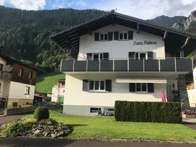Außenseite Ferienhaus [Sommer]