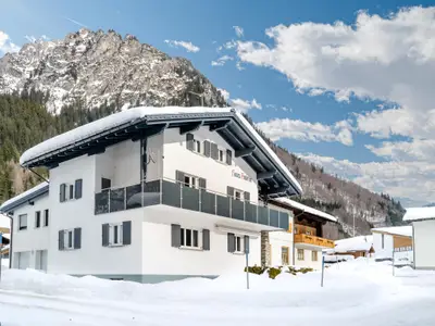 Außenseite Ferienhaus [Winter]