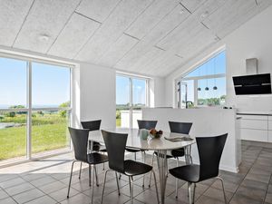 24024976-Ferienhaus-8-Knebel-300x225-4