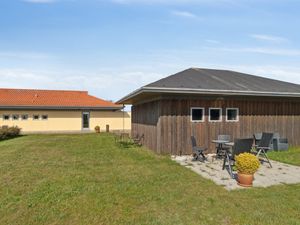 23869378-Ferienhaus-9-Knebel-300x225-4