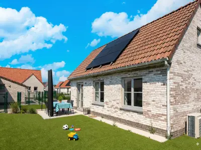 Außenseite Ferienhaus [Sommer]