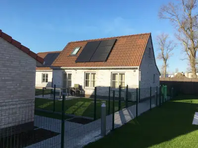 Außenseite Ferienhaus [Sommer]