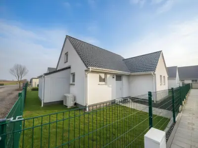 Außenseite Ferienhaus [Sommer]