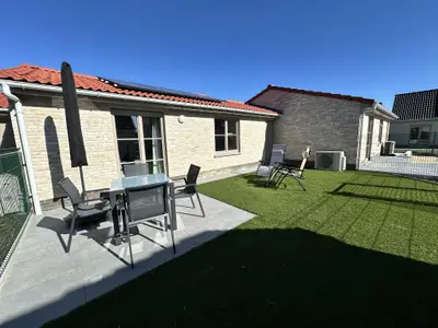 Außenseite Ferienhaus [Sommer]