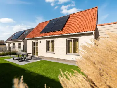 Außenseite Ferienhaus [Sommer]