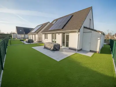 Außenseite Ferienhaus [Sommer]