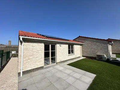 Außenseite Ferienhaus [Sommer]