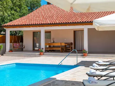 Ferienhaus für 7 Personen (120 m²) in Konjevrate 1/10