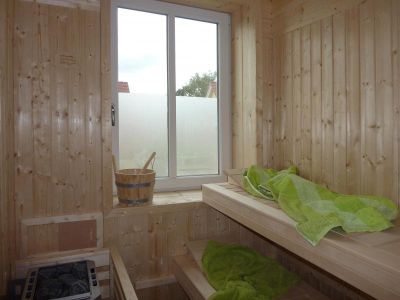 Wellness. Sauna mit Aussenfenster