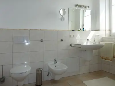 Bad/Dusche. Badezimmer mit Bidet