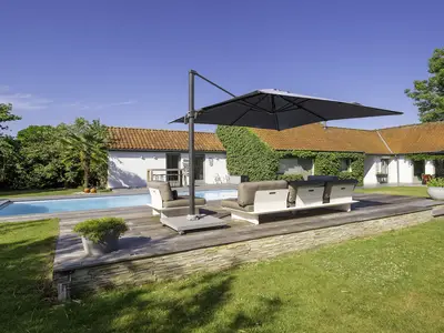 PoolOfHouse