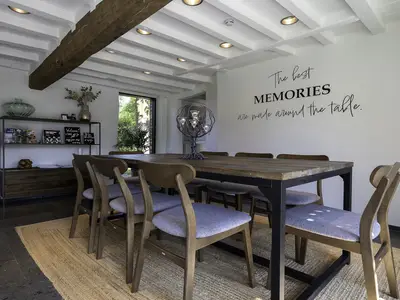 DiningRoom