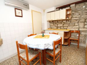 23927806-Ferienhaus-6-Korčula-300x225-4