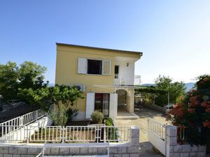 23854422-Ferienhaus-8-Korčula-300x225-4