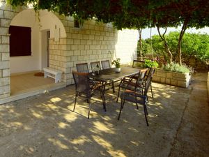 23854422-Ferienhaus-8-Korčula-300x225-5