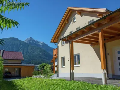 Außenseite Ferienhaus [Sommer]