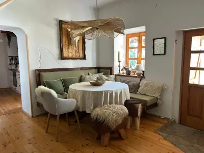 Essecke im Wohnzimmer (6-8 Personen)