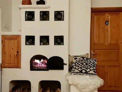 Kamin im Wohnzimmer (Wasserkreislauf und Heizkörper)