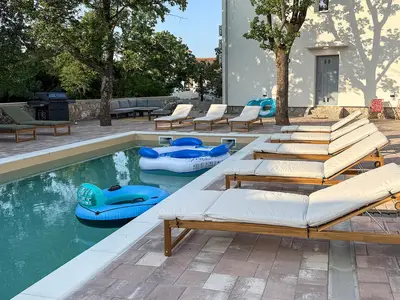 pool