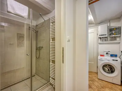 Zweites Badezimmer