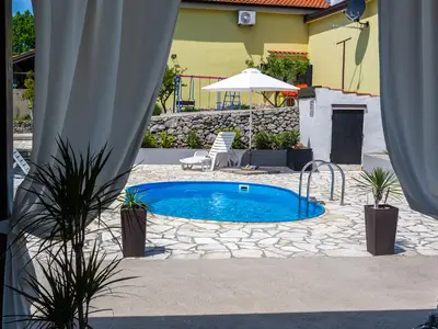 pool