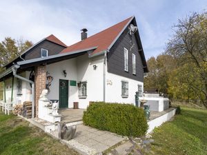 23064221-Ferienhaus-8-Kraslice-300x225-0