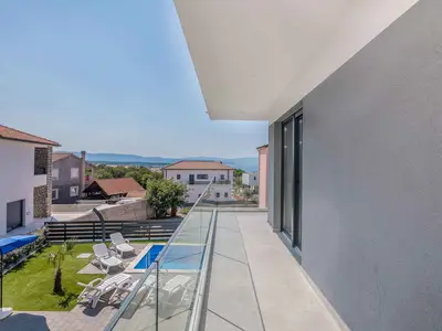 Ferienhaus für 8 Personen (160 m²) in Kremenići 6/10