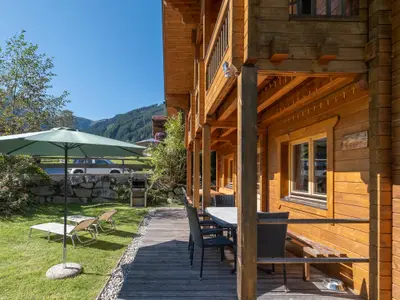 Außenseite Ferienhaus [Sommer]