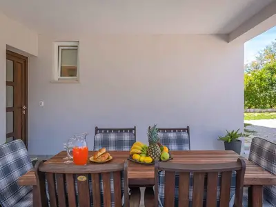 Ferienhaus für 8 Personen (200 m²) in Krnica 5/10