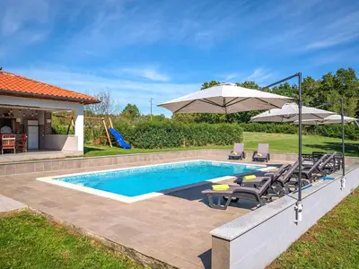 Ferienhaus für 8 Personen (200 m²) in Krnica 9/10