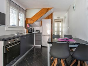 23725250-Ferienhaus-6-Krnica-300x225-4