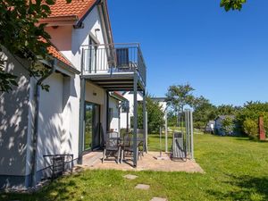 19209314-Ferienhaus-4-Kröslin-300x225-3